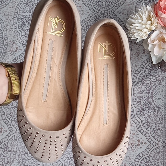 NWOT New Directions studded flats - Picture 7 of 15